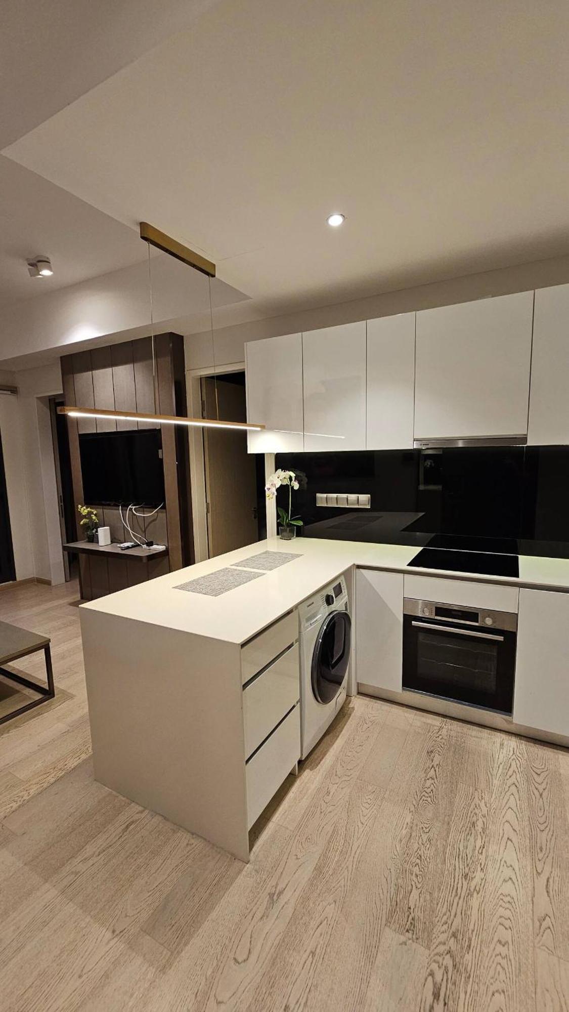 Star Pool View 2br Unit Floor 8 Rumah percutian