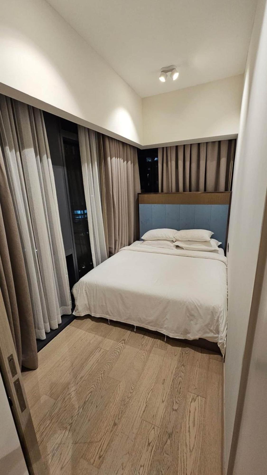 Star Pool View 2br Unit Floor 8